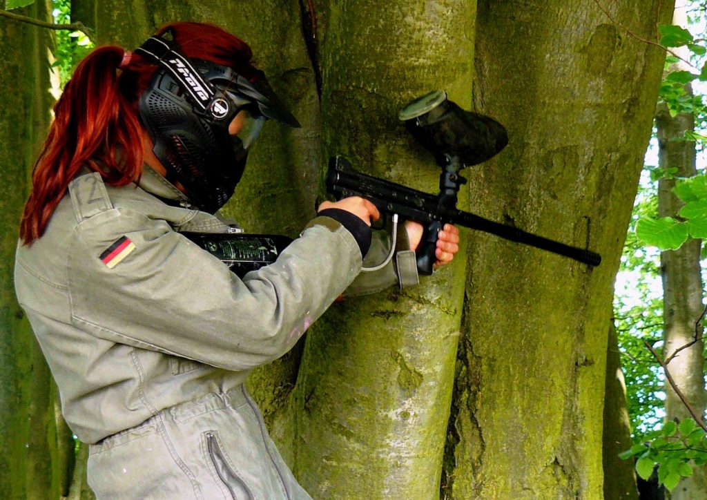 Wieczór panieński w Pobierowie – grupa dziewczyn świętująca imprezę blisko plaży